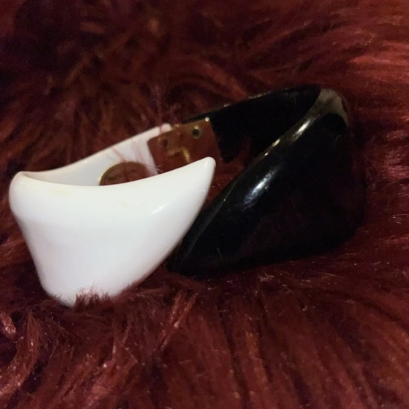 Black and white Vennerie cuff style chunky  Clamper Bangle Bracelet - Picture 1 of 16